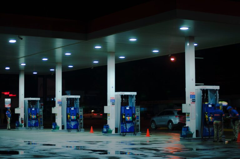 La fuel prices inch higher
